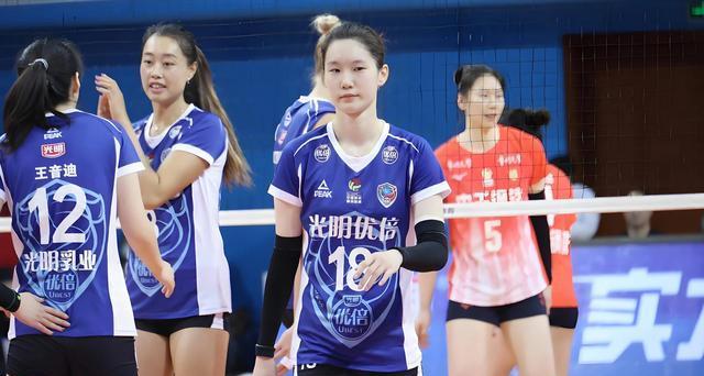 内女排奖牌, 陈厚羽等人, 其实他也完